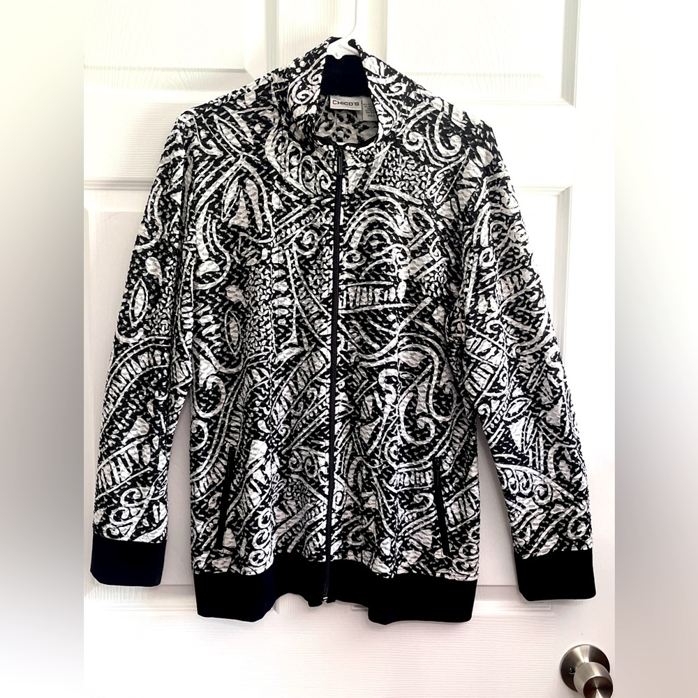 Chico's Monochrome Artistic Zip-Up Jacket